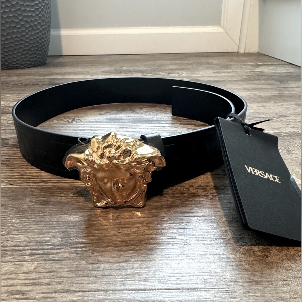 Men’s Versace black Medusa Plaque Allover Logo Embossed leather belt.